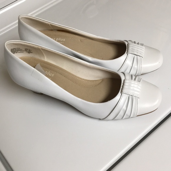 comfort plus by Predictions Shoes - White Used Comfort Plus by: Predictions Heels 👠